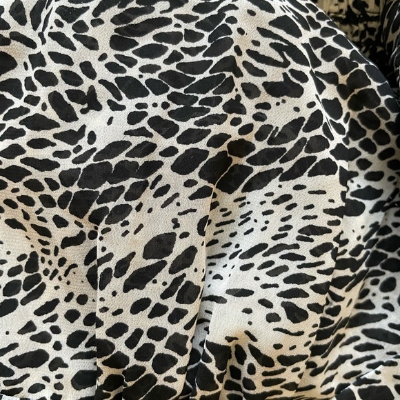 Express snakeskin print sash tie ruffle maxi dress - Picture 3 of 4